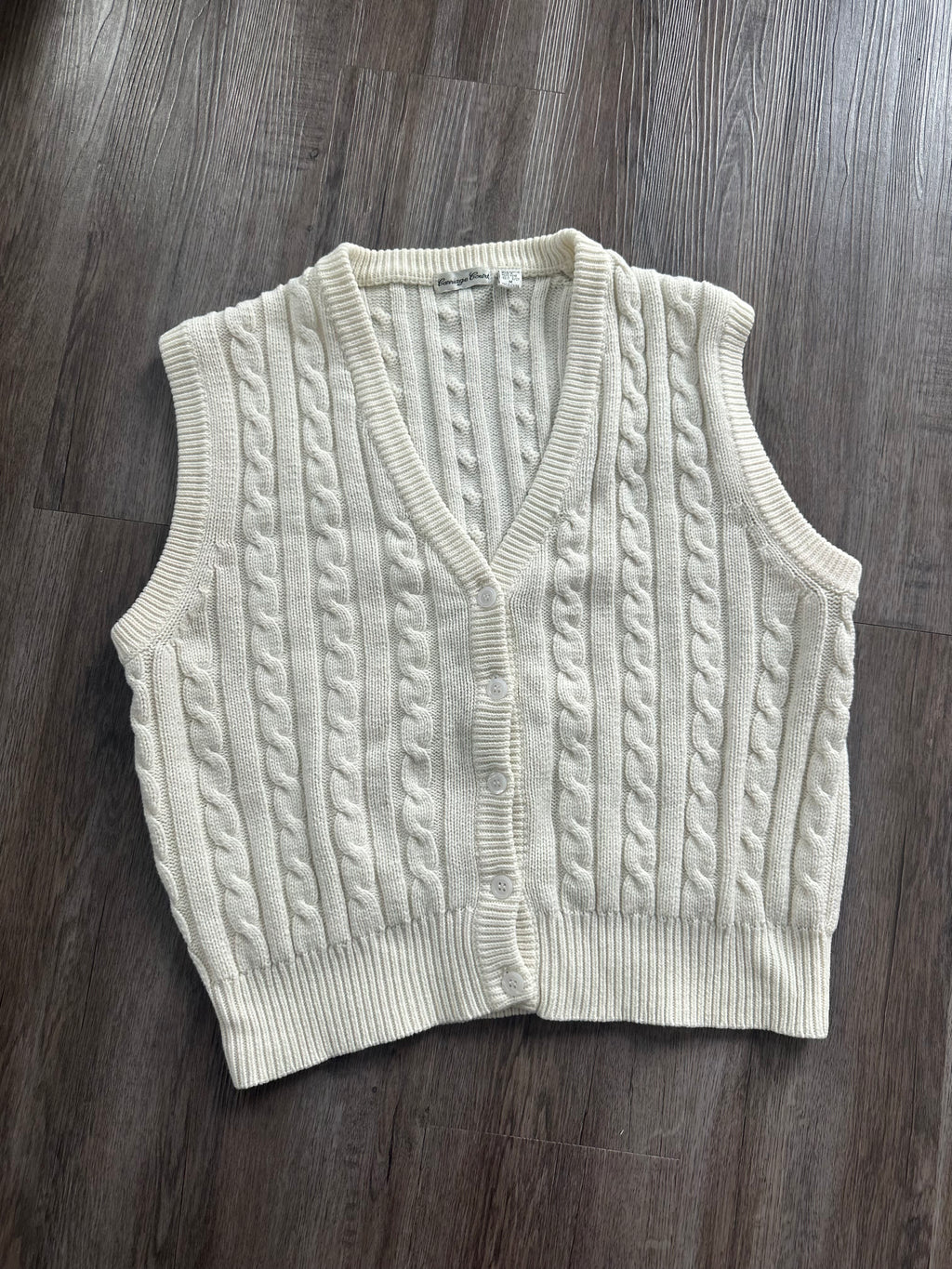 90s Carriage Court White Sweater Vest
