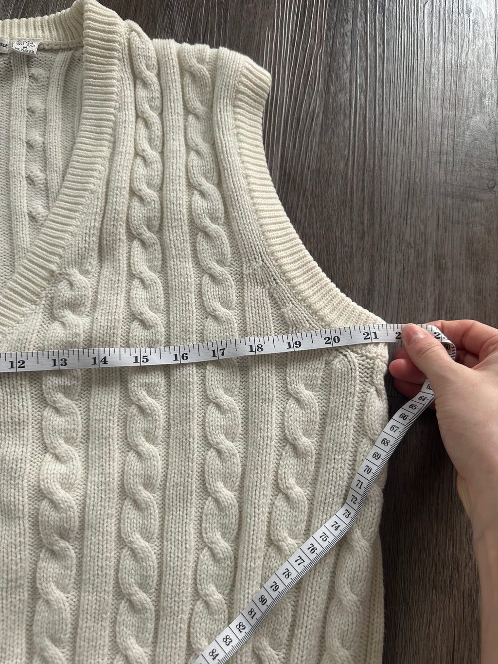 90s Carriage Court White Sweater Vest