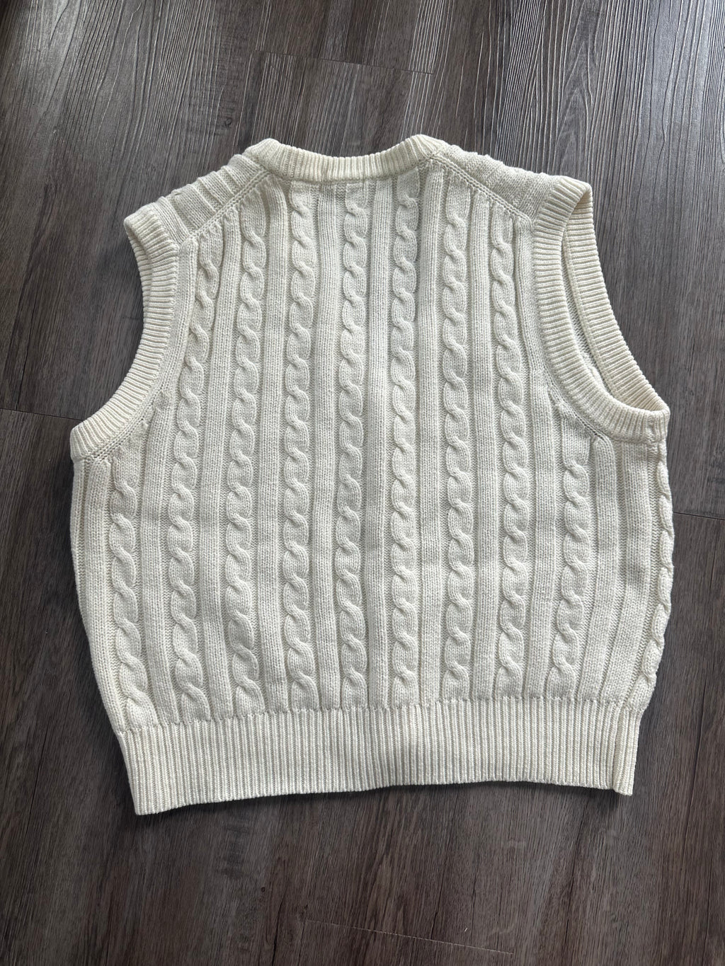 90s Carriage Court White Sweater Vest