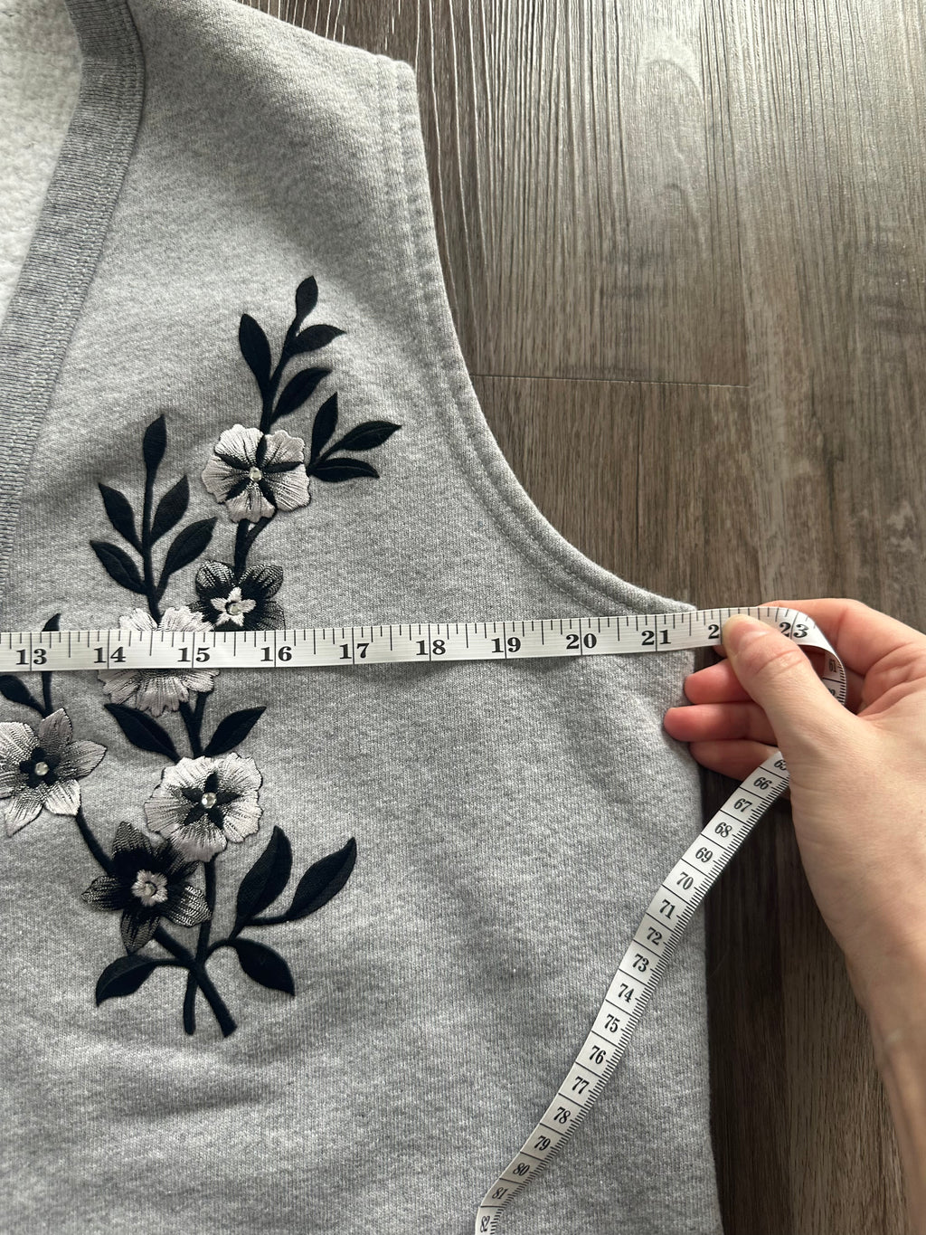 Embroidered Sleeveless Sweatshirt Vest